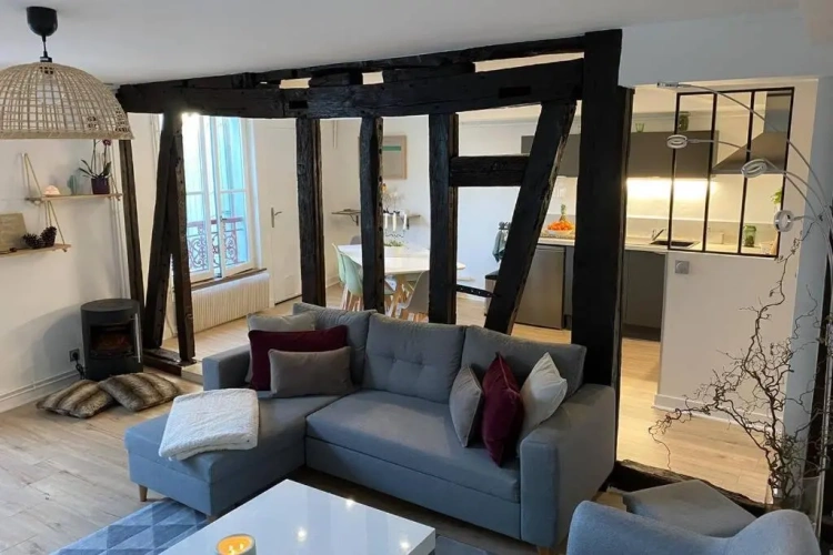 2 Bedrooms Apartment