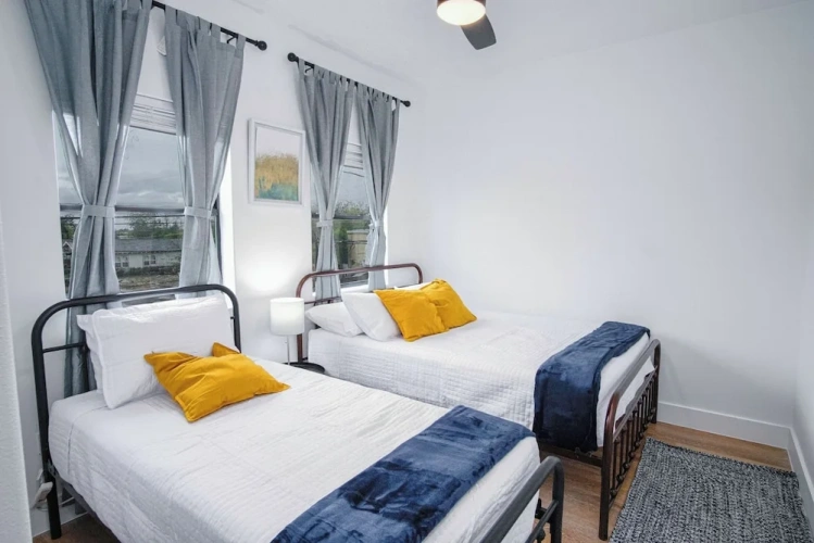 3 Bedrooms Apartment
