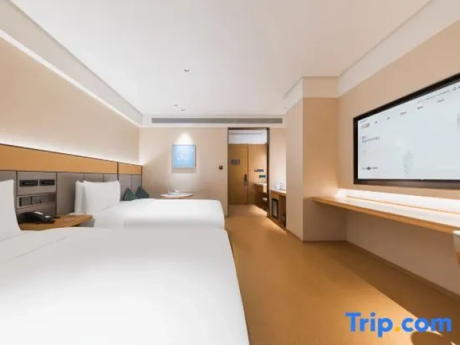 Standard Double room with street view
