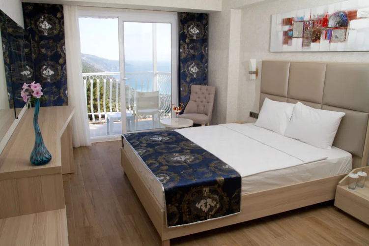 Tropical Deluxe Hotel