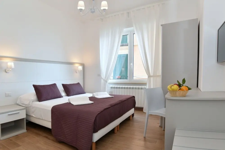 Deluxe Double room with partial sea view