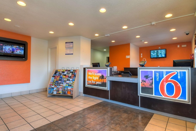 Motel 6 Stanton photo 14
