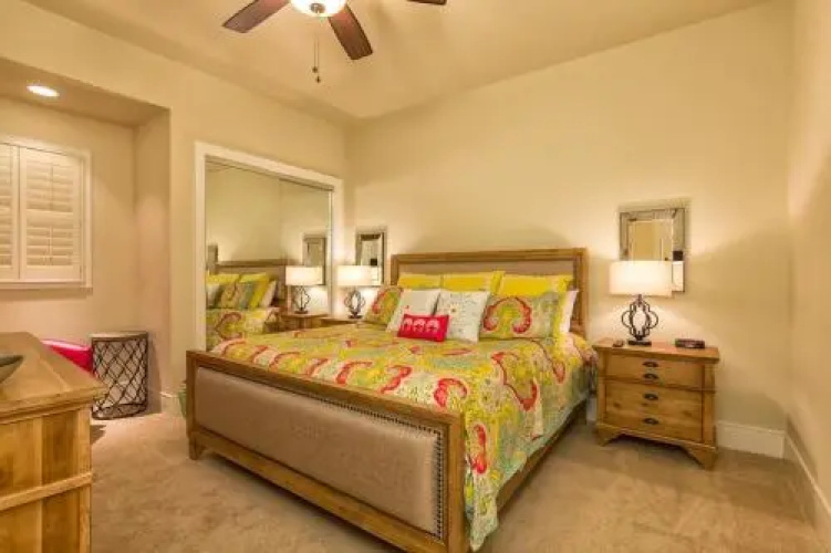 Turquoise Place Unit 404C