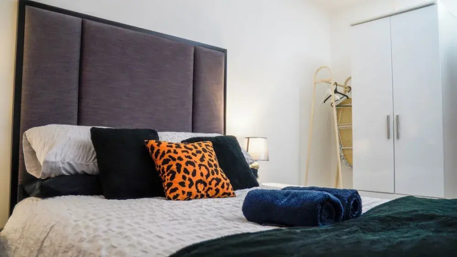 Halo Apartment