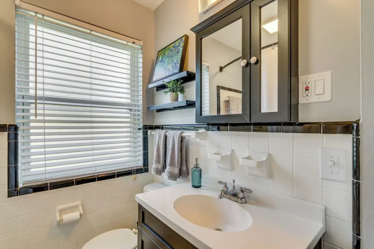 Pet-friendly Pensacola Home w/ Sunny Backyard!