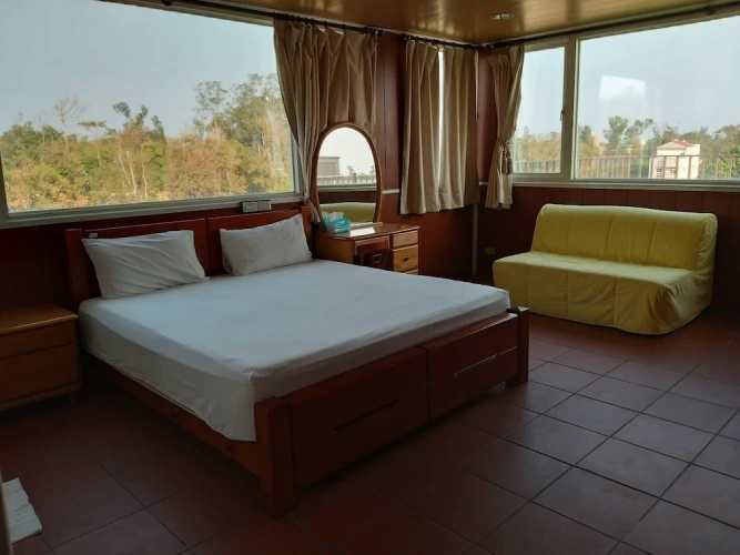 Standard Double room with lake view
