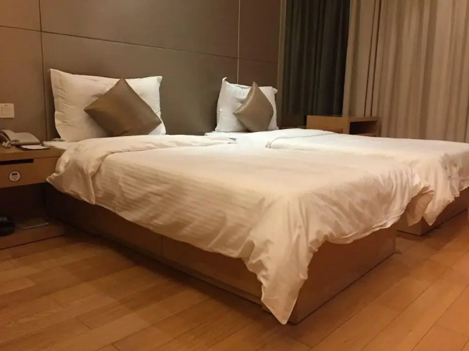 Silin Residence Poly World Trading Center