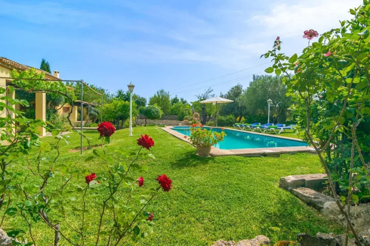 Villa in Pollenca With Private Pool & Garden