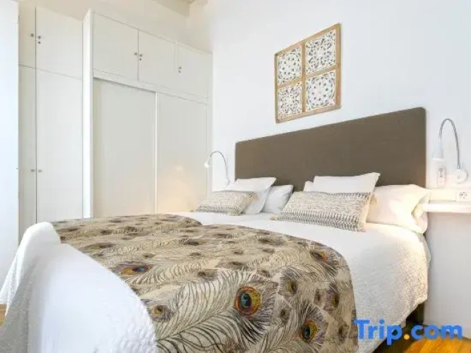 3 Bedrooms Apartment