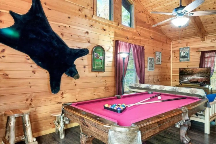 2 Bedrooms Chalet