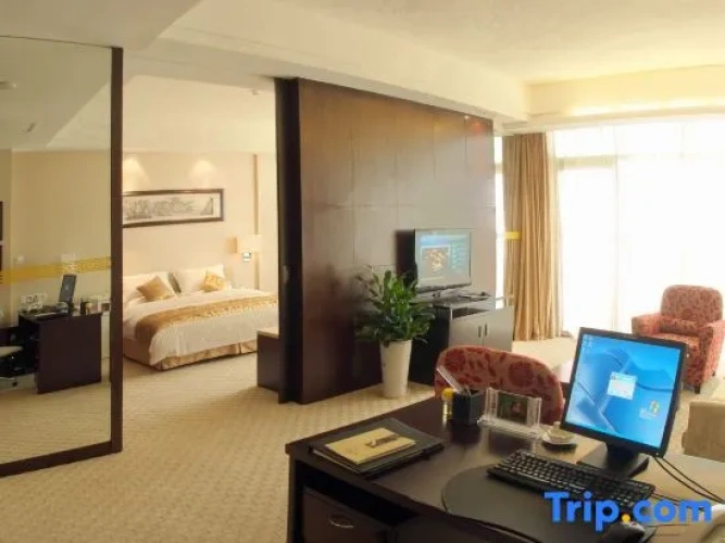 Luxury Suite