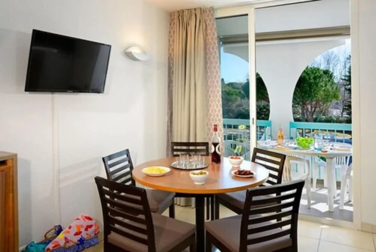 2 Bedrooms Family Apartment
