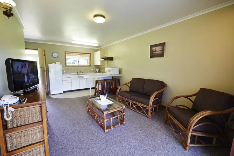 1 Bedroom Standard Twin Basement room with balcony