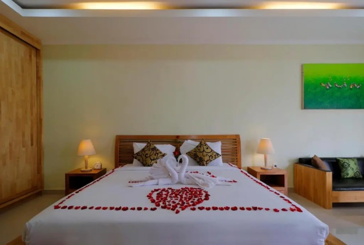 2 Bedrooms Villa