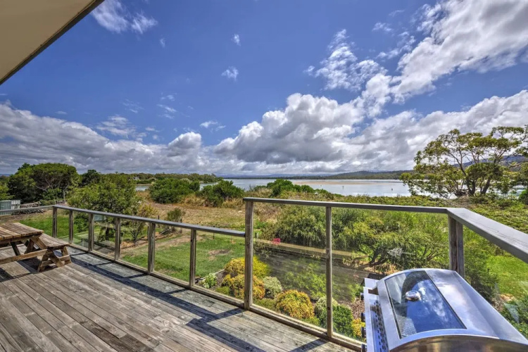 Swan Cove
