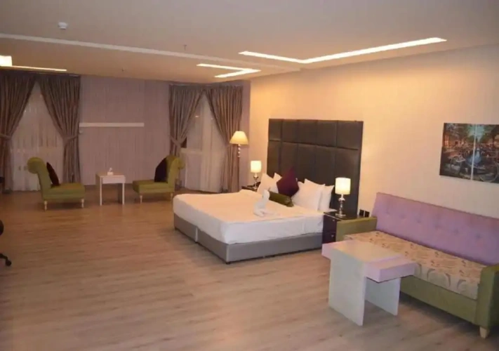Deluxe Suite