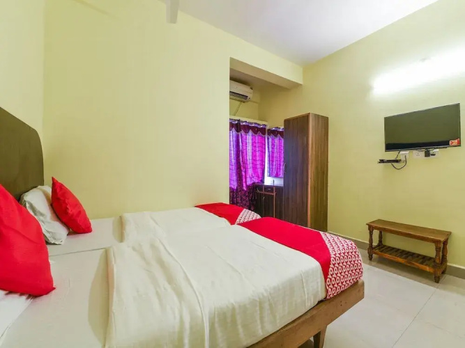 OYO 15011 Blue Homes