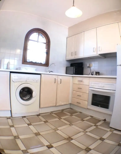 2 Bedrooms Bungalow