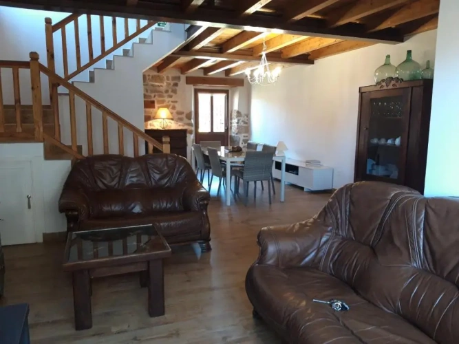 2 Bedrooms Cottage