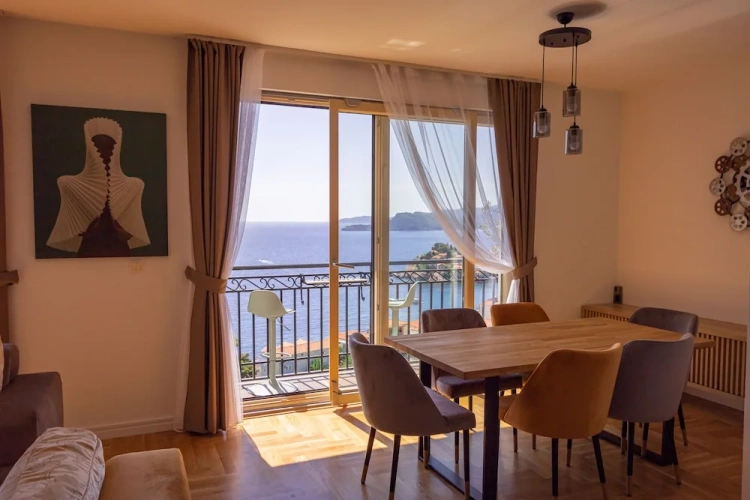 Deluxe Apartment with sea view