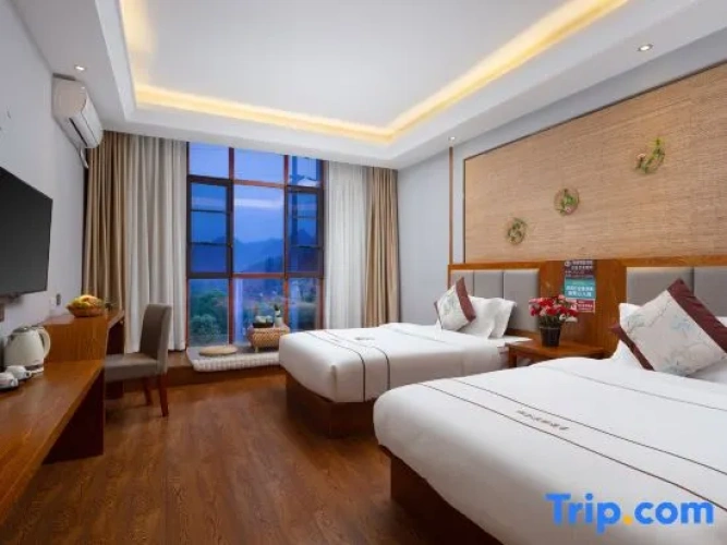 Standard Twin room with mountain view
