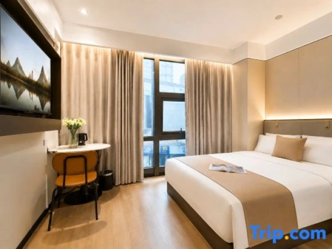 Standard Double room with park view