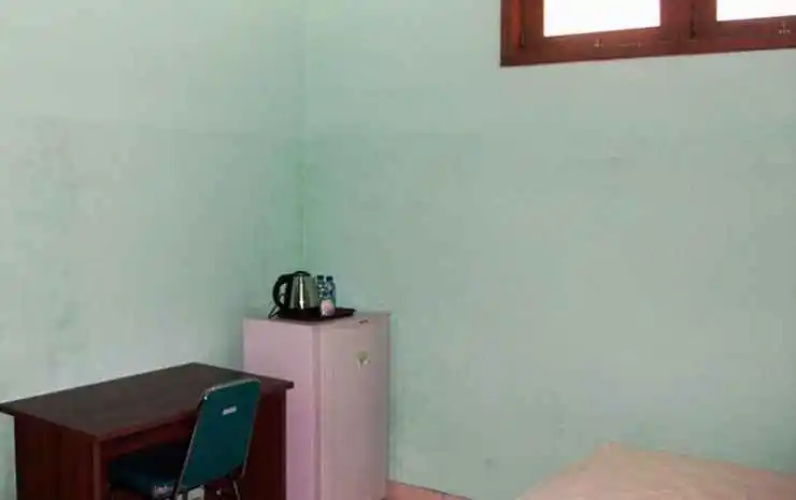 Azifa inn Solo