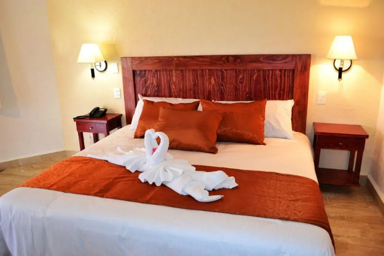 Hotel Rinconada De Cortes