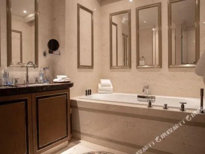 1 Bedroom Classic Double Suite