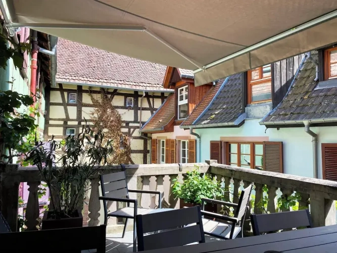 Apartment with balcony and with garden view