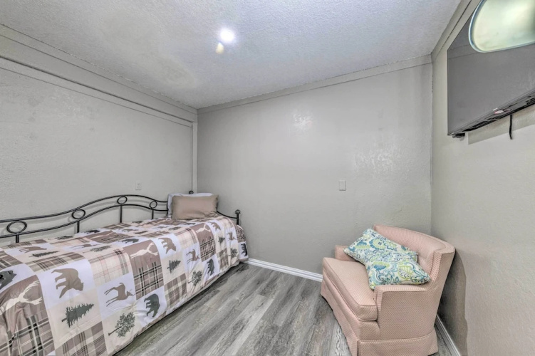 Ruidoso Home w/ Deck, Grill & Pool Table!