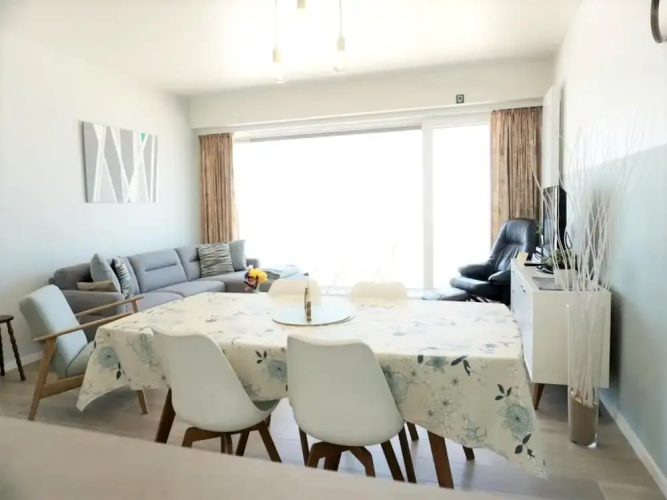 Apartment in Wenduine With Sea Views