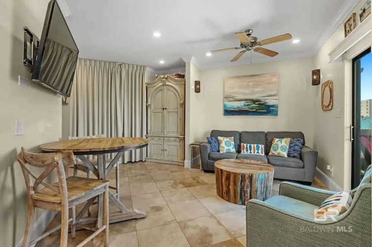1 bed Beach Pools Waterfront Boating Palmaway