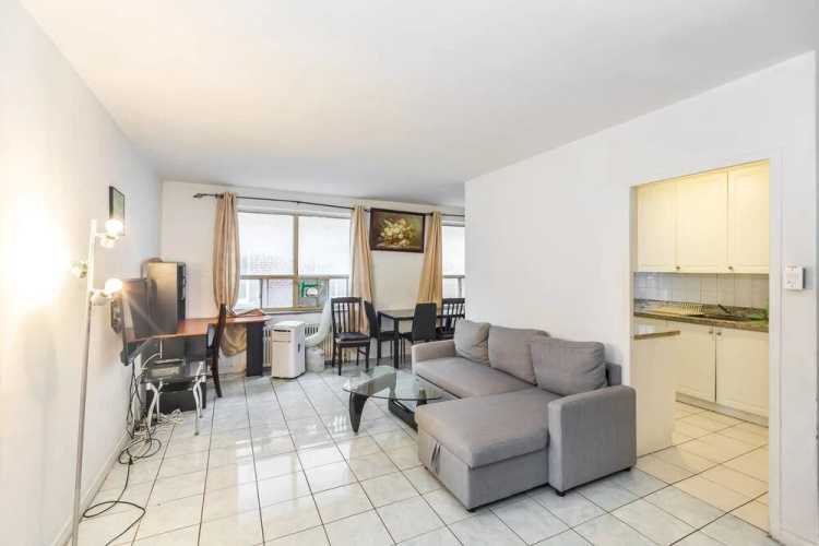 Magnificent Studio at Leaside -10 Mins to Downtown