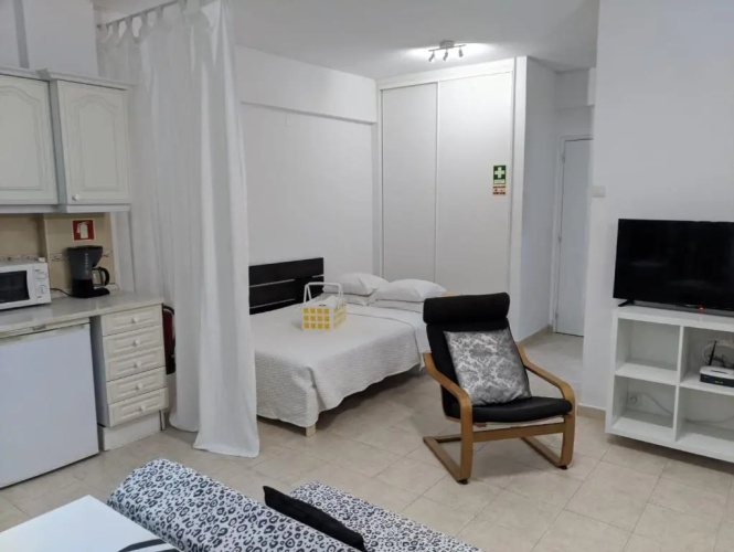 In Bed with Lisbon 15E