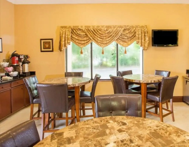 Travelodge Fort Myers Airport - Lehigh Acres, FL