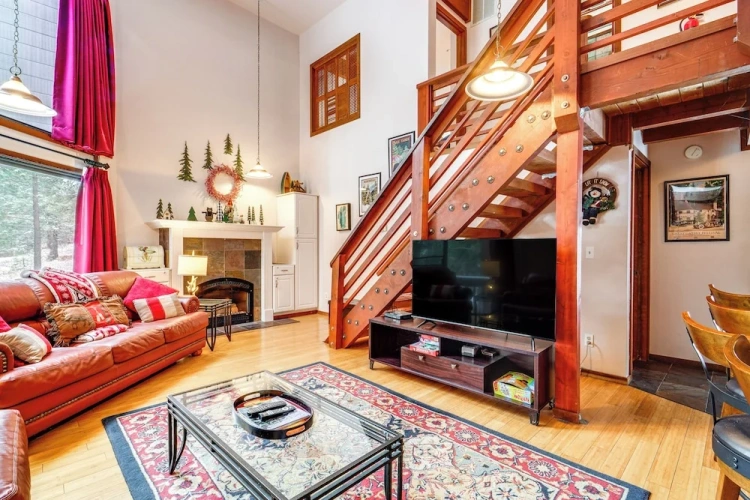 4 Bedrooms Cottage