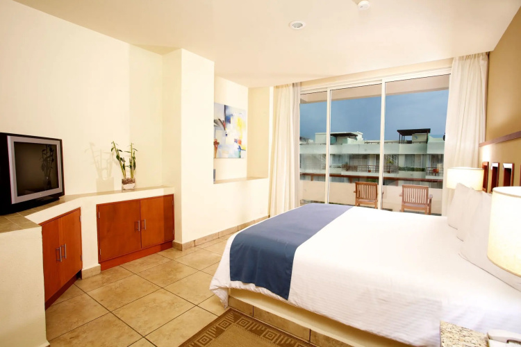 Ixchel Beach Hotel