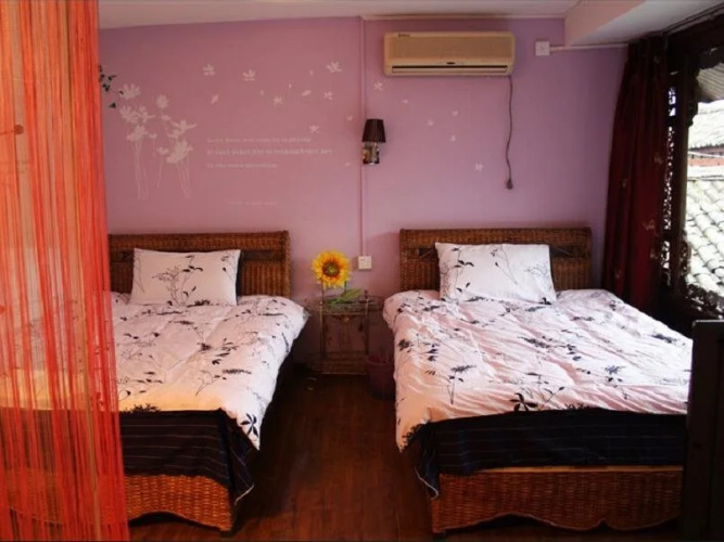 Lijiang Emerald Bay Inn