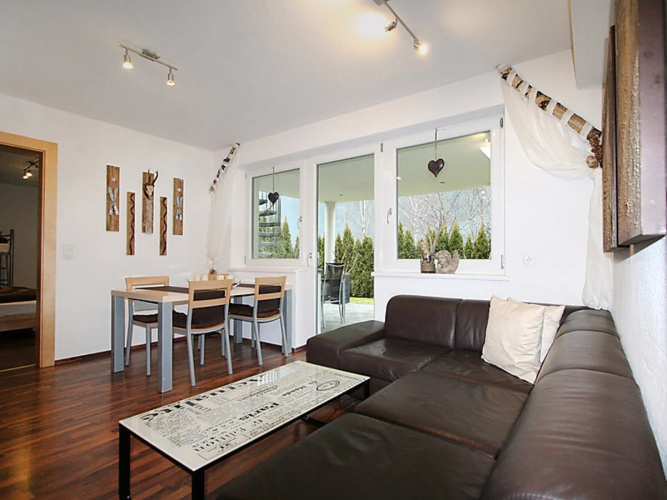 Apartment Matt See