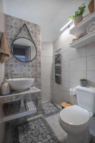 Inconceptual apartment
