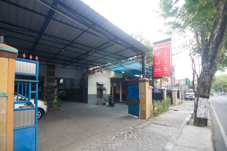 Griya Basra Terima Kost by RedDoorz