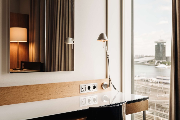 DoubleTree by Hilton Amsterdam Centraal Station photo 7