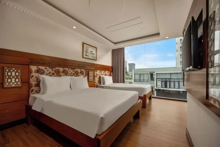 Standard Quadruple Family room with balcony and with city view