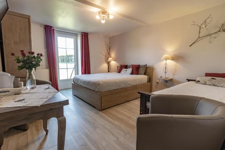 Standard Triple room