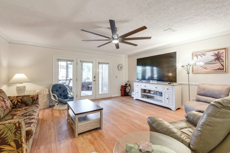 2 Bedrooms Apartment