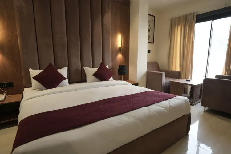 Hotel SS4 Crystals