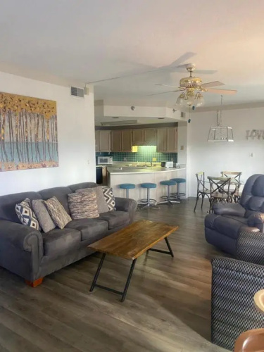 River Place Condos 611 3BD
