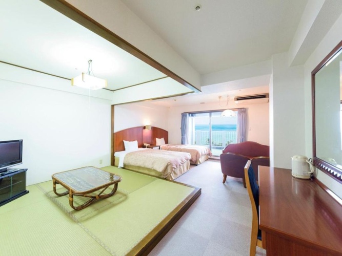 Standard room with partial sea view