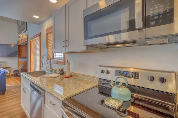 Summit View 2 Br condo by RedAwning